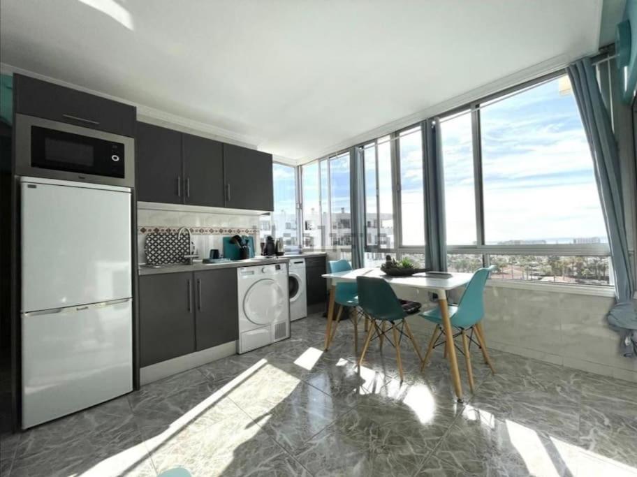 Traumhafte Wohnung Mit Panoramablick Und Pool プラヤ・デル・イングレス エクステリア 写真