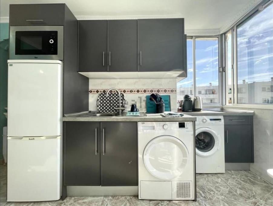 Traumhafte Wohnung Mit Panoramablick Und Pool プラヤ・デル・イングレス エクステリア 写真