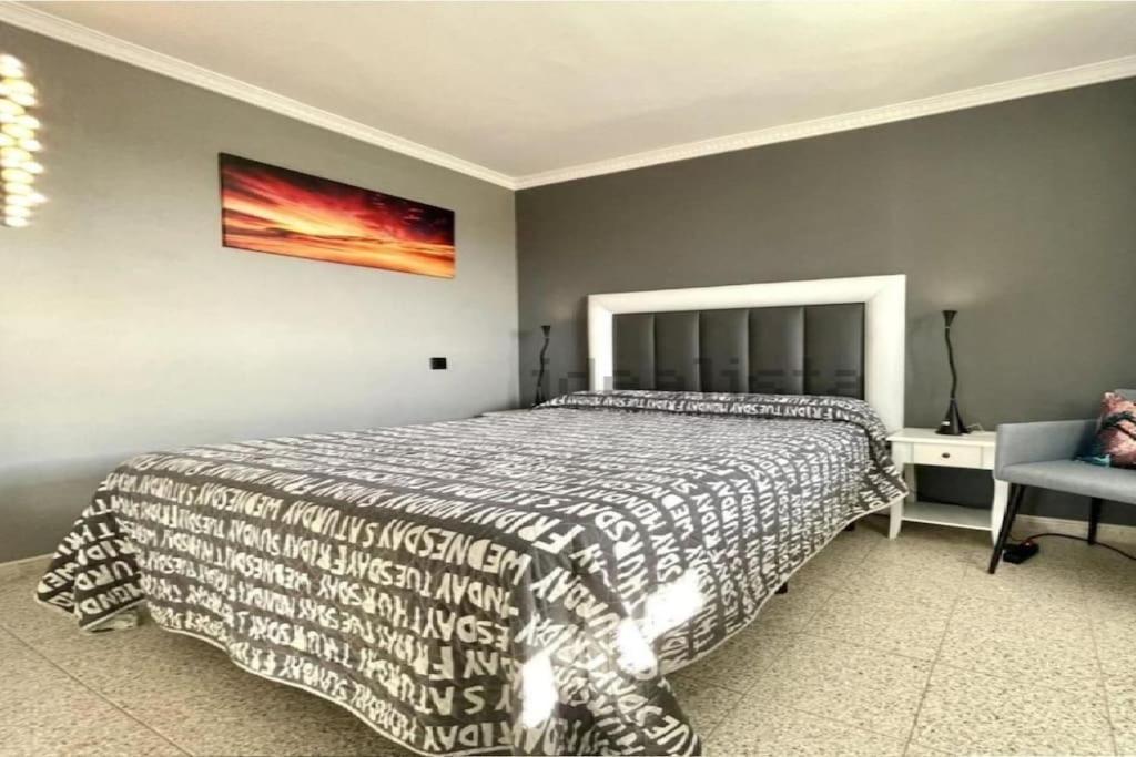 Traumhafte Wohnung Mit Panoramablick Und Pool プラヤ・デル・イングレス エクステリア 写真